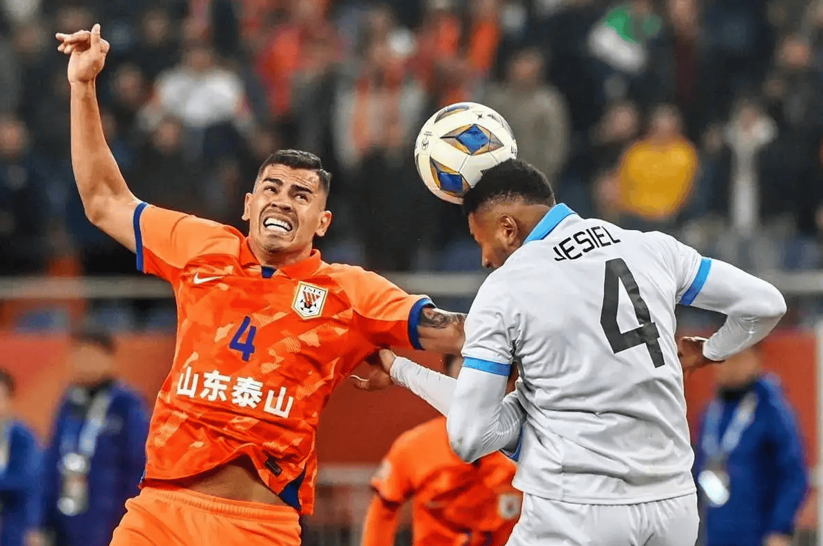 山东泰山迎欧冠关键赛；清晨伤情更新；质疑声仍在；赛程密集仍需轮换的简单介绍