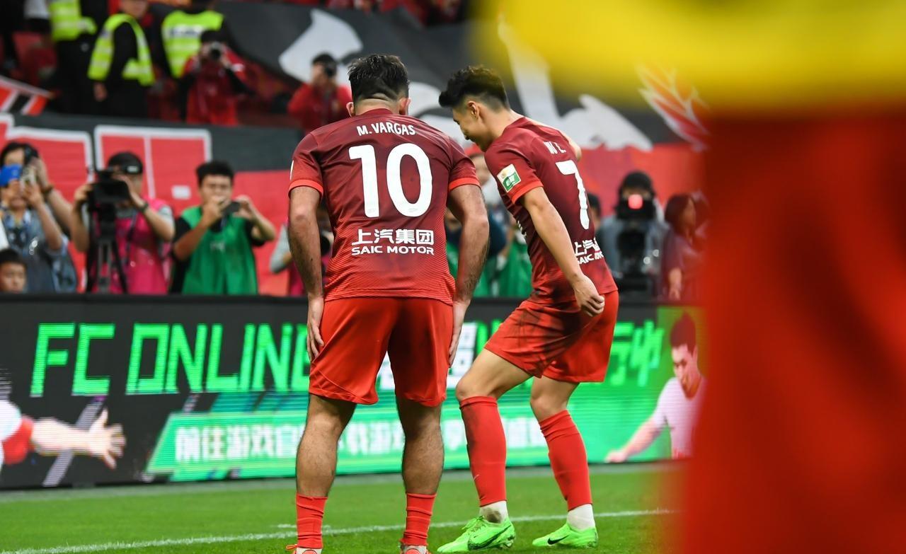 关于赛地聚焦：英超赛前热度飙升；菲尼克斯太阳刷新队史纪录；悬念犹存；资深球员宣示担当的信息