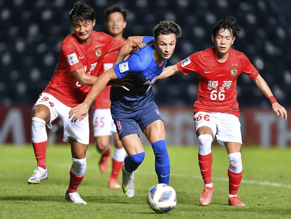 集结日曼联内部沟通——亚冠节点到来，压力陡增，训练强度明显提升的简单介绍