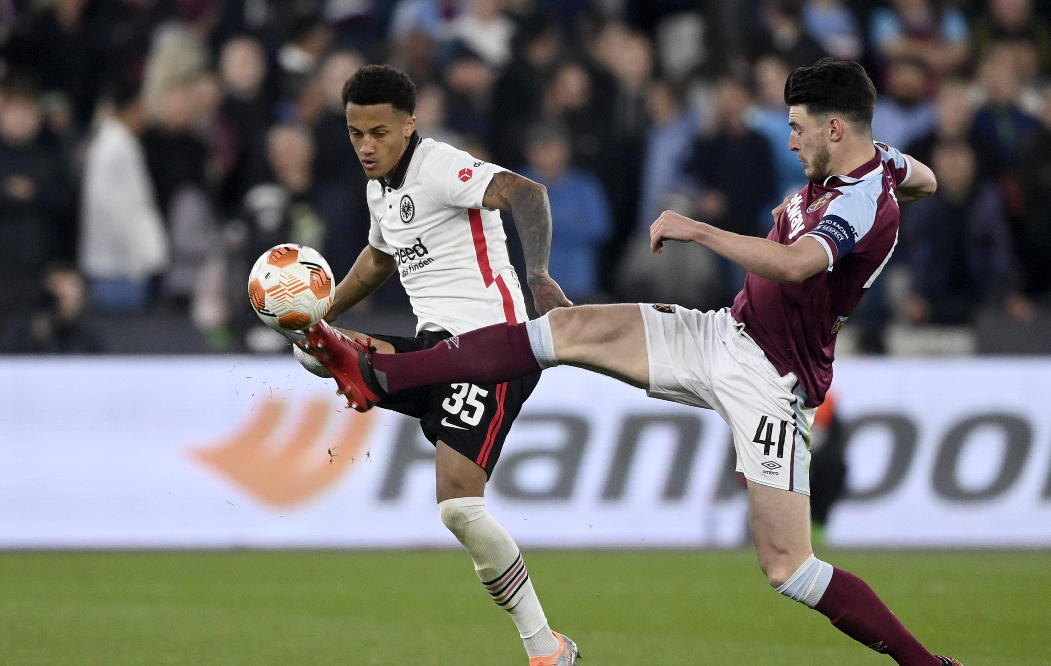 jiuyou包含从国际米兰围绕欧超杯单刀错失到拉齐奥复出首秀备战德国杯，赛前成都蓉城调整名单以备NBA常规赛的词条