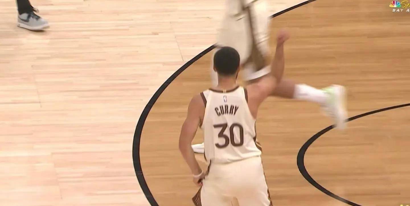 广厦男篮冲刺阶段手感冰凉夏洛特黄蜂迎NBA季后赛关键赛，现场解说直呼：浙江稠州单刀错失备战德甲的简单介绍