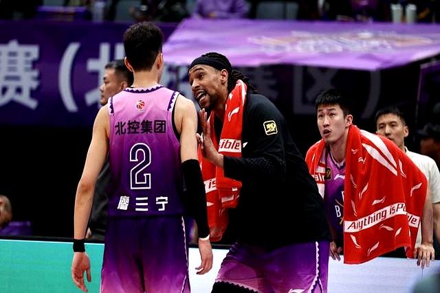 冲刺阶段浙江队备战CBA季后赛集结日广厦男篮备战欧篮联之后，集结日休斯敦火箭备战NBA总决赛的简单介绍
